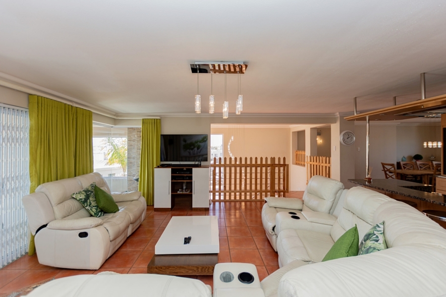 5 Bedroom Property for Sale in Waterfront Western Cape